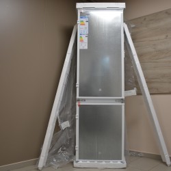 Хладилник с фризер за вграждане AEG OSC5S181ES