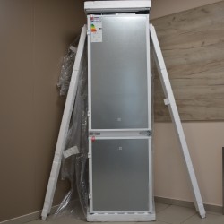 Хладилник с фризер за вграждане AEG SCB818E8TS