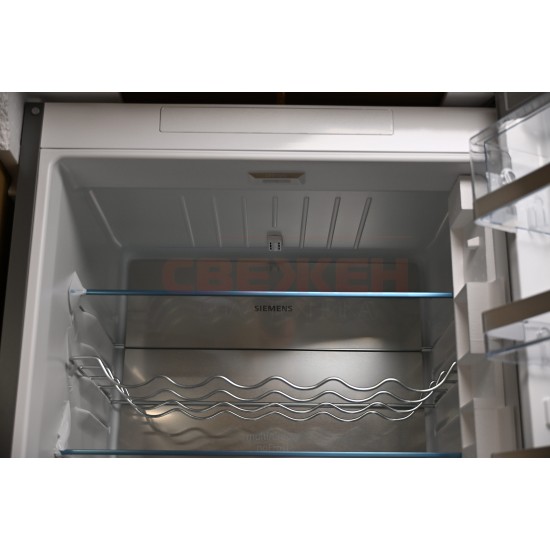 Хладилник с фризер SIEMENS KG49NAIBT iQ500 – 440 л, клас B, Total noFrost, hyperFresh, 70 см инокс