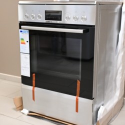 Свободностояща печка BOSCH HKS79U250 Serie 6 – пиролиза, телескопични водачи и 63 л фурна