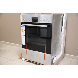 Свободностояща печка BOSCH HKS79U250 Serie 6 – пиролиза, телескопични водачи и 63 л фурна